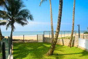 Afbeelding uit fotogalerij van Villa Ocean Dew - Beach Front in Galle