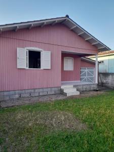 Το κτήριο όπου στεγάζεται  η παραθεριστική κατοικία