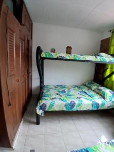 Photo de la galerie de l'établissement MANOA "Lugar de descanso" HABITACION CON VISTA A LA CIUDAD, FRESCO Y VENTILADO, à Ibagué