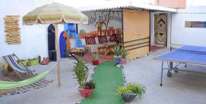 Stolní tenis v ubytování Vibe Surf Morocco nebo okolí