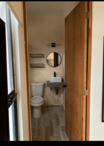Un baño de El ranchito inn
