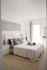 Postel nebo postele na pokoji v ubytování Direct Sea View- BilBil Sunrise! + 30 fotografií