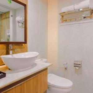 Koupelna v ubytování Fahira Hotel Syariah Bukittinggi
