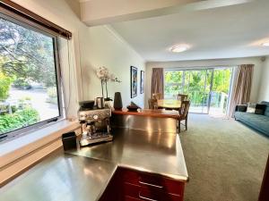 Φωτογραφία από το άλμπουμ του Kimberley Two - Nelson Waterfront Apartment σε Νέλσον