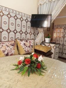 Televisyen dan/atau pusat hiburan di Large 1-Bed Apt, Perfect for You!