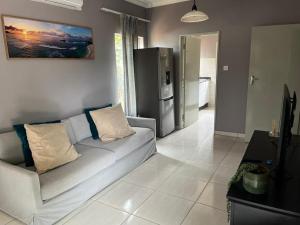 Imagen de la galería de Out of Ordinary in Block 7 Plot 58988, en Gaborone