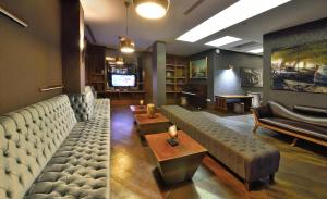 Ruang duduk di Tiara Thermal & SPA Hotel