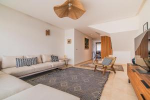 Χώρος καθιστικού στο Ocean & Golf Duplex - Taghazout