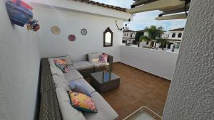 Posedenie v ubytovaní 4 Bedroom Townhouse 200 meters from the Beach!