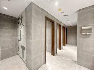Kupatilo u objektu FIRST CLASS 2BR Mesmerizing Creekfront Views