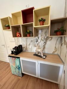 A kitchen or kitchenette at Confort Suites