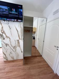 A television and/or entertainment centre at Confort Suites