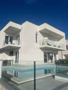 Πισίνα στο ή κοντά στο Villa Lady A