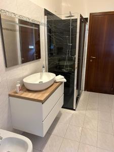 Koupelna v ubytování Bed Station -self check in-