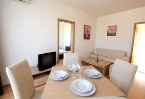 Fotografie z fotogalerie ubytování Charming 1 Bedroom Apartment for 2 People na Slunečném pobřeží