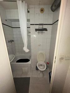 Phòng tắm tại Studio Paris la Défense Arena