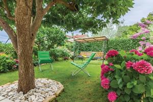 Vonkajšia záhrada v ubytovaní Modern and Elegant Apartment in a Quiet Part of Pula
