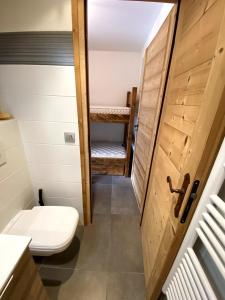 Et badeværelse på Le Nid Douillet des Gerets