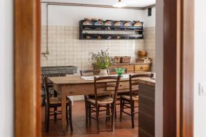 Dapur atau dapur kecil di Albergo Diffuso Comeglians