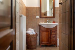 Kamar mandi di Albergo Diffuso Comeglians