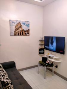 TV a/nebo společenská místnost v ubytování Paradise Point Staycation