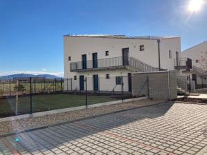 Budova, kde se apartmán nachází