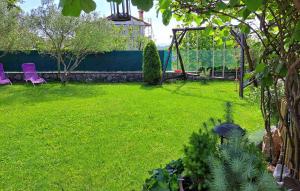 Vonkajšia záhrada v ubytovaní 2 Bedroom Nice Home In Matulji