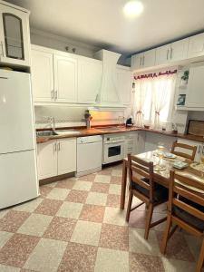 Fotografia z galérie ubytovania Apartamento TORCAL SUNSET v destinácii Villanueva de la Concepción + 37 fotografií