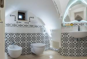 Uma casa de banho em Dimora Dell'Osanna