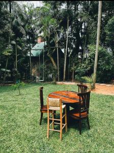 Taman di luar Chalé com Hidro em Garopaba há 100m da cachoeira +17 gambar