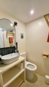 Koupelna v ubytování L'escale Surf Hostel - Auberge de jeunesse + 37 fotografií