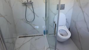 Ein Badezimmer in der Unterkunft Kokavská izba - Apartmány