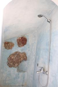 A bathroom at Niriedes Villas