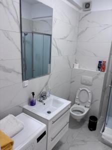 Ένα μπάνιο στο Smart Home Apartment