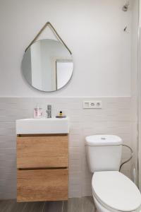 A bathroom at Studio El Secretario Még 13 kép