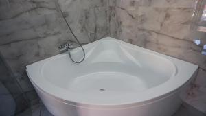 Ein Badezimmer in der Unterkunft Kokavská izba - Apartmány