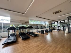 Fitness centrum a/nebo fitness zařízení v ubytování Peaceful 3BR 2B with Pool 10pax Wangsa Maju near Wangsa Walk