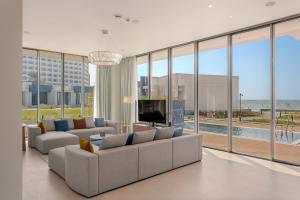 Posezení v ubytování Ajman Hotel & Villas by Blazon Hotels