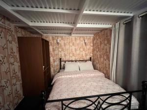 Postel nebo postele na pokoji v ubytování Avocado Accommodations