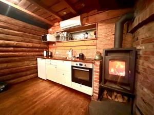 Kuchyň nebo kuchyňský kout v ubytování Mi Sann Holiday Home + 25 fotografií