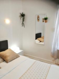 Fotografia z galérie ubytovania Studio cosy en plein centre d'Amiens - 19 m² - Parking v destinácii Amiens