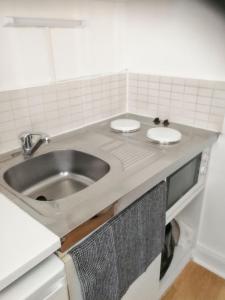 Fotografia z galérie ubytovania Studio cosy en plein centre d'Amiens - 19 m² - Parking v destinácii Amiens + 4 fotografie