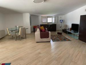 Afbeelding uit fotogalerij van Aves Flat in Altavilla Silentina +12 foto's