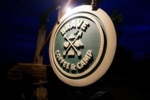 Certifikát, hodnocení, plakát nebo jiný dokument vystavený v ubytování Brave Coffee and Camp