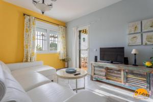 Μια τηλεόραση ή/και κέντρο ψυχαγωγίας στο Laja Bermeja by Cadiz Time