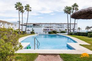 Πισίνα στο ή κοντά στο Laja Bermeja by Cadiz Time