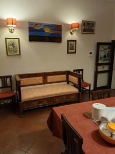 A seating area at B&B Casa Degli Artisti