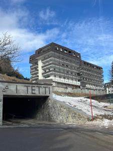 El edificio en el que está el departamento