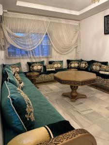 Χώρος καθιστικού στο Apparemment pas cher à mohammedia