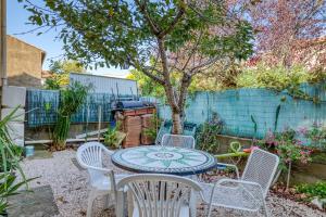 En have udenfor Appartement 2 pièces, plain-pied, équipé, avec parkings, Réservation minimum 3 nuits